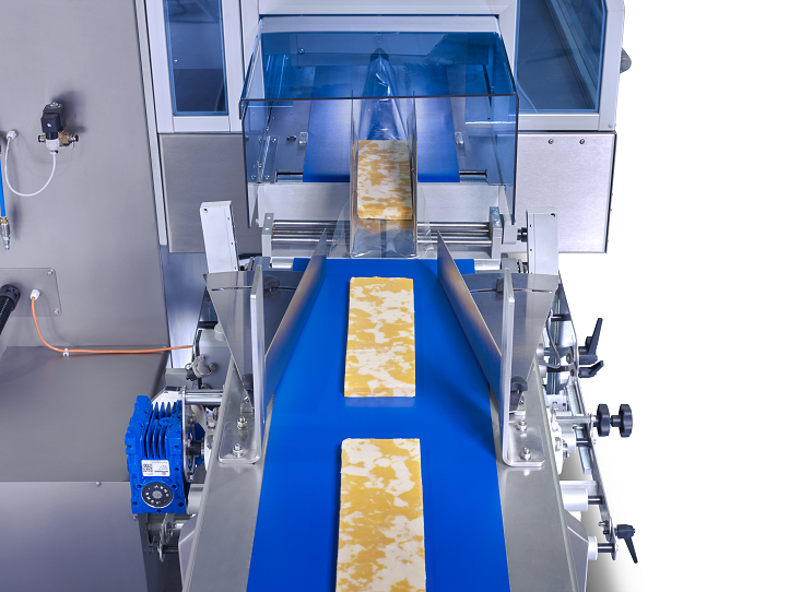 SleekWrapper i65 flow wrapping cheese