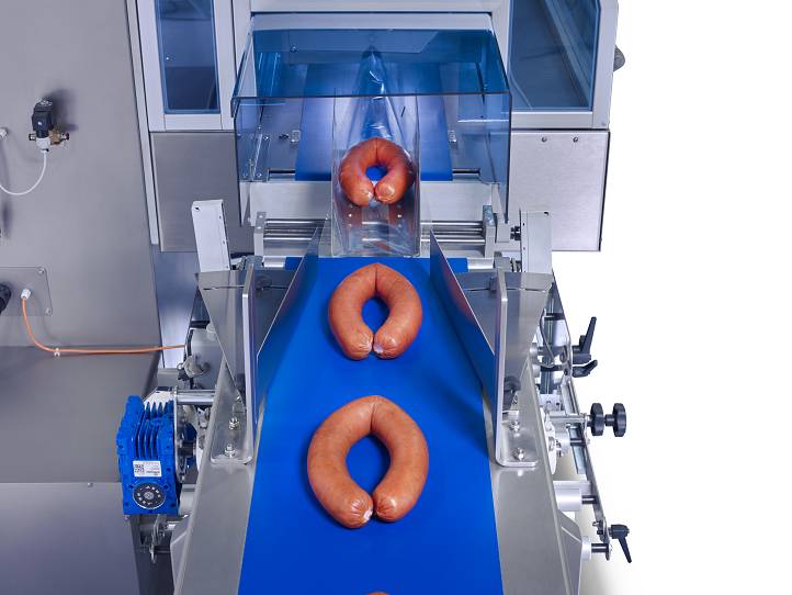 Sleek i65 flow wrapping sausage meat